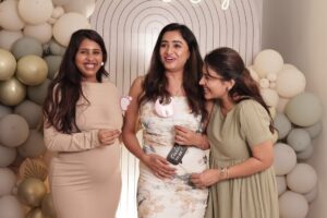 Janani Ashok Kumar Instagram - Fun riot of our trio 😅
🧿🧿🧿
#friends #babyshower 
📸: @gk_.photography._