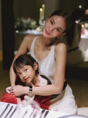 Janie Tienphosuwan Instagram - As time continues to move forward,
my only wish is this 
that we grow, change, and heal together.
That no matter where life leads us,
my hand will always be reaching for yours. Merry Christmas, my love. 🎄