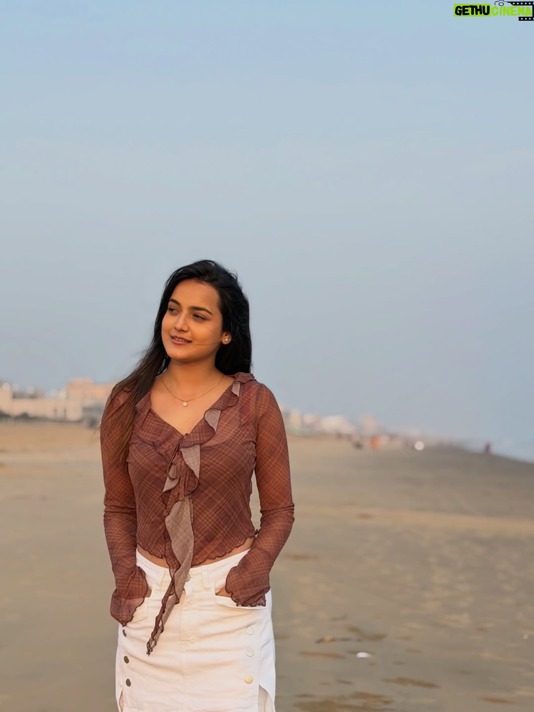 Jasmine Rath - 32.6K Likes - Thodi si cute, thodi si pagal 💫

#jasminerath