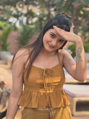 Jasmine Rath Instagram - Drenched in rust,glowing in warmth🤍

#jasminerath