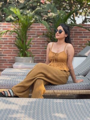 Jasmine Rath Instagram - Drenched in rust,glowing in warmth🤍

#jasminerath