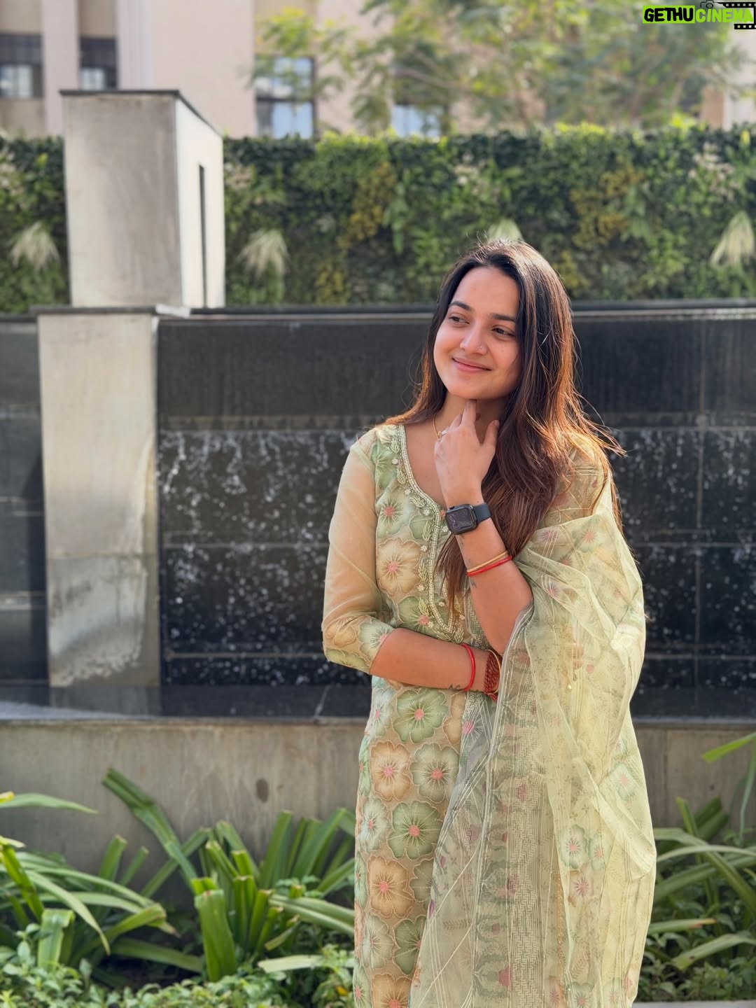 Jasmine Rath - 35.7K Likes - Growing older, loving deeper. Blessed with a beautiful family, an incredible husband, and fans who make every moment shine. Thank you for celebrating life with me 🤍✨

#jasminerath