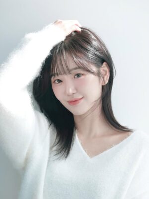 Jeon Hye-won Instagram - 📸
.
.
.
@cloud_yooon