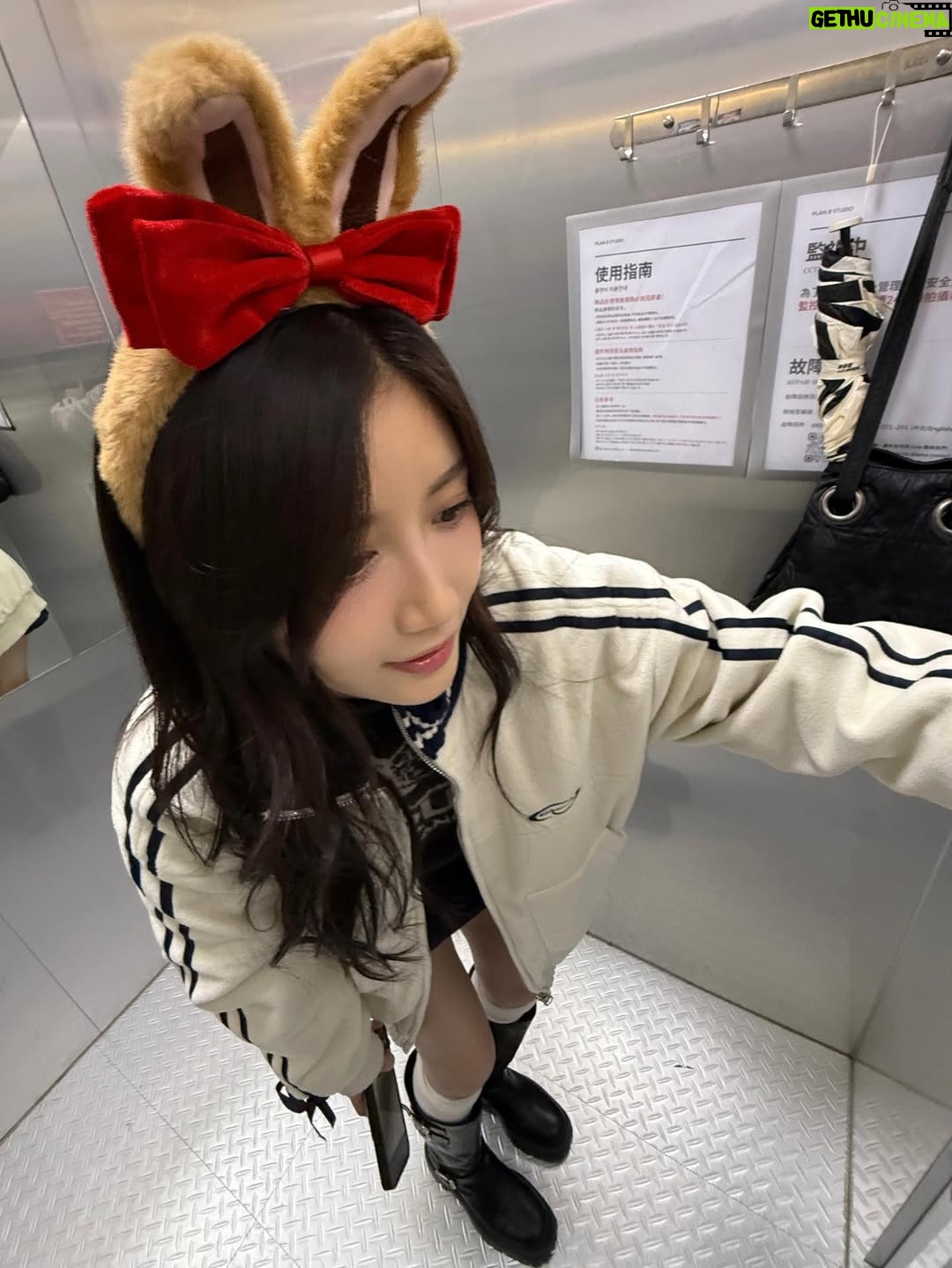Jessica Chan Yee-Chun - 37K Likes - Jessica方聖誕加