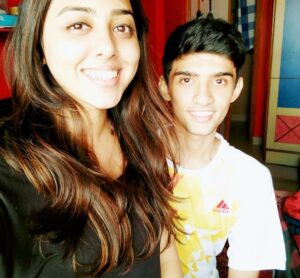 Jheel Mehta Instagram - Is 2016 back? Hahaha, had to hop on this trend. I can’t believe how difficult it was to find pictures without a filter or effect on😂 LOVEDDDD Retrica btw. #2016 #throwbackthursday