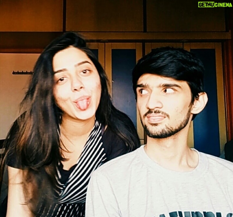 Jheel Mehta - 108.6K Likes - Is 2016 back? Hahaha, had to hop on this trend. I can’t believe how difficult it was to find pictures without a filter or effect on😂 LOVEDDDD Retrica btw. #2016 #throwbackthursday