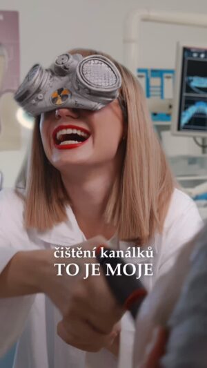 Jiřina Daňhelová Instagram - PRVOTŘÍDNÍ HYGIENICKÁ SOUTĚŽ o roční zásobu ústní vody parodontax  Active Gum Health Extra Fresh! 

Podminky:
1) Olajkuješ
2) Označíš svýho oblíbenýho experta. Nemusí to bejt expert na zuby. Ale může 😁

Třem z vás přijede před barák kamion s ustní vodou a sousedi se pomějou ! 

Platí do 6.11

UDĚLEJTE TAKY NĚCO PRO DRUHÉ 
neasi ❤️

Ať mužete na druhé mluvit zblízka. 

#parodontax 
#ExpertVPeciODasne
#parodontaxBeauty
Spolupráce

Ústní vody parodontax jsou kosmetické přípravky.