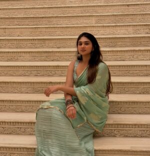 Jovika vijaykumar Instagram - Unleash the pachai podavai pictures 🦚