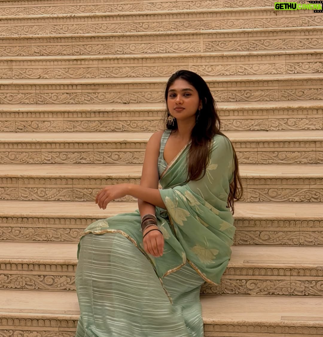 Jovika vijaykumar - 59.6K Likes - Unleash the pachai podavai pictures 🦚