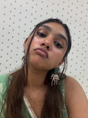 Jovika vijaykumar Instagram - Unleash the pachai podavai pictures 🦚