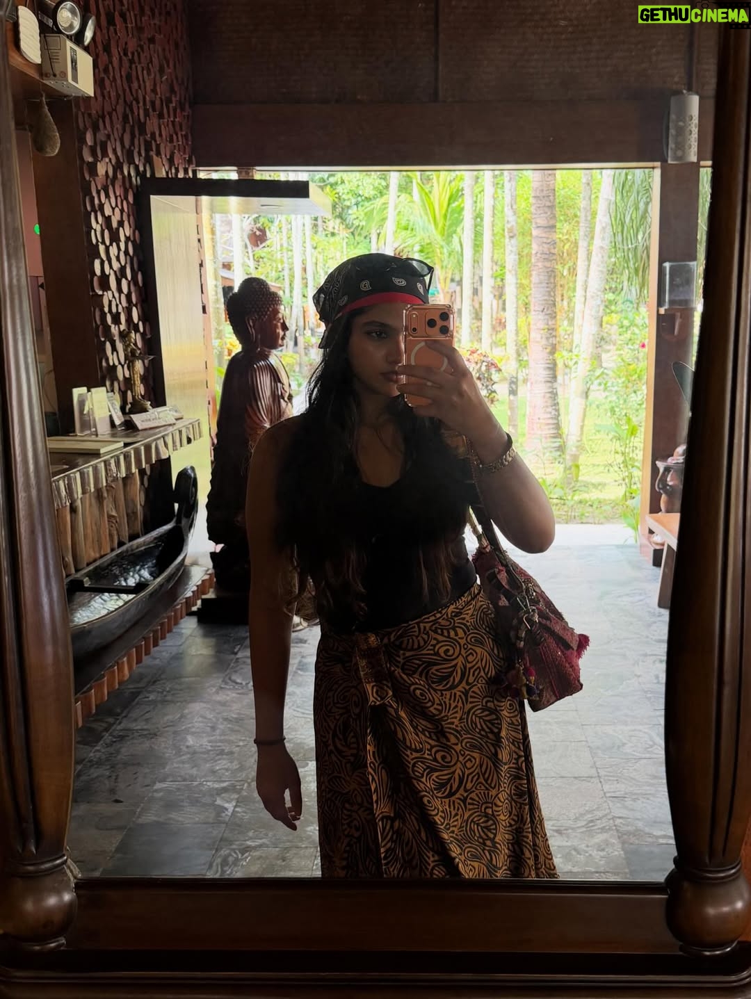 Jovika vijaykumar - 43K Likes - this girl is coconuts 🥥🌴🏴‍☠️