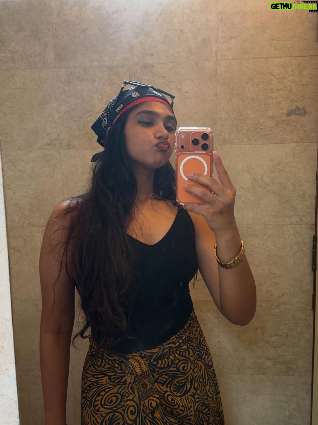 Jovika vijaykumar - 43K Likes - this girl is coconuts 🥥🌴🏴‍☠️