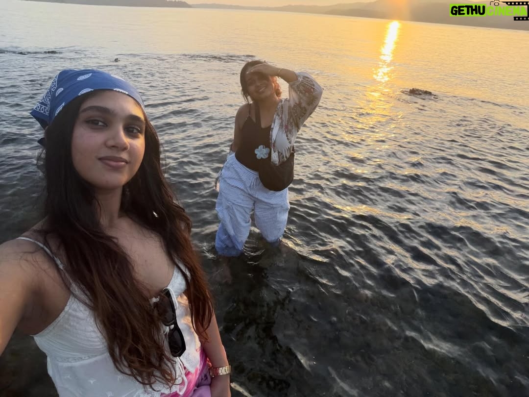 Jovika vijaykumar - 27.6K Likes - a date with the sun ☀️