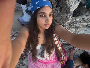 Jovika vijaykumar Instagram - a date with the sun ☀️