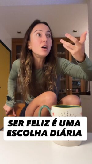 Júlia Mendes Instagram - Precisava te falar isso! Espero que ecoe ai dentro!♥️ Bom diiiia✨