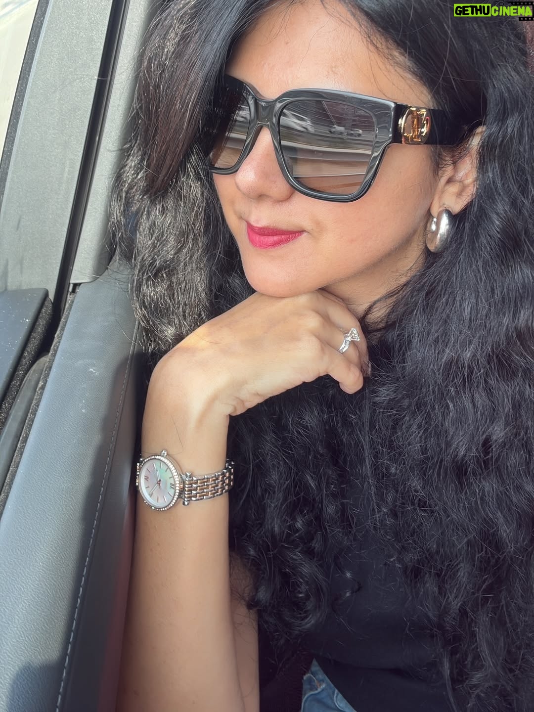 Kamna Jethmalani - 13.6K Likes - Dear 2025, you have been good. Extremely blessed for everything , still counting my blessings . 
 
2026 let’s see what you have in store 🧿

Wishing my insta Dalip’s veryyyyy happy new year. Sending love and light 💕🧿🧿🧿 stay blessed . 
Lotssss of love from US to YOU❤️