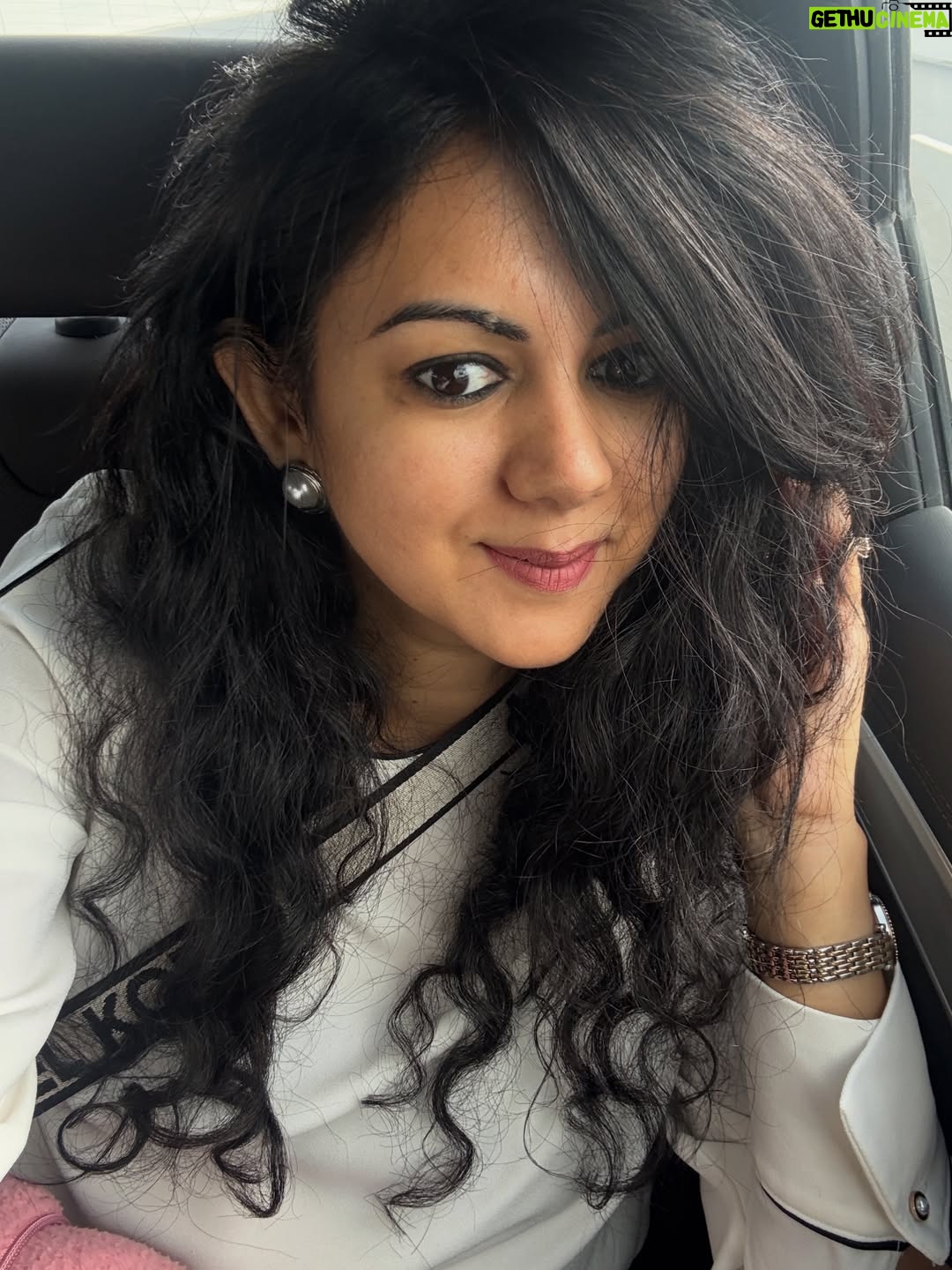 Kamna Jethmalani - 13.6K Likes - Dear 2025, you have been good. Extremely blessed for everything , still counting my blessings . 
 
2026 let’s see what you have in store 🧿

Wishing my insta Dalip’s veryyyyy happy new year. Sending love and light 💕🧿🧿🧿 stay blessed . 
Lotssss of love from US to YOU❤️