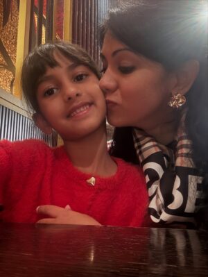Kamna Jethmalani Instagram - Dear 2025, you have been good. Extremely blessed for everything , still counting my blessings .
2026 let’s see what you have in store 🧿
Wishing my insta Dalip’s veryyyyy happy new year. Sending love and light 💕🧿🧿🧿 stay blessed .
Lotssss of love from US to YOU❤️