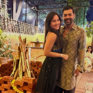 Kanchi Kaul Instagram - Bonfires, blessings & beautiful beginnings. #HappyLohri!