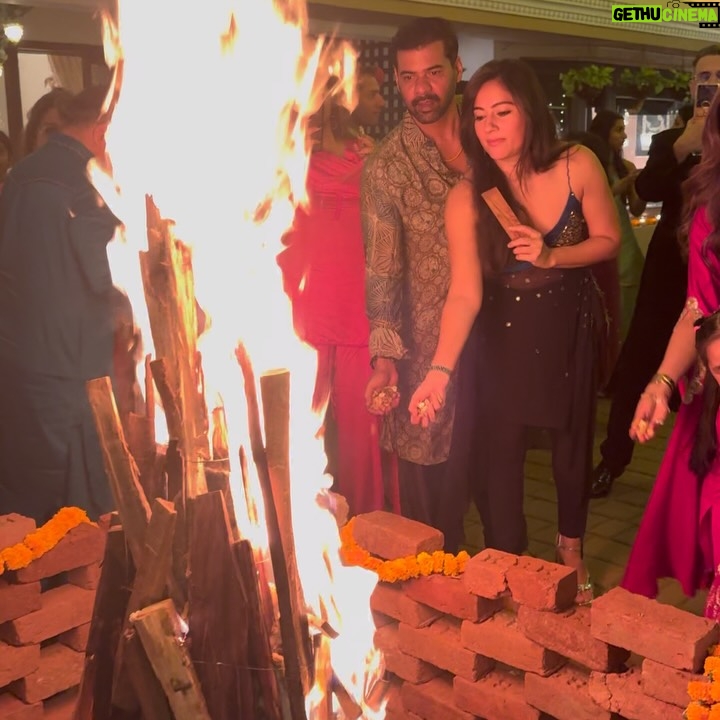 Kanchi Kaul - 8.5K Likes - Bonfires, blessings & beautiful beginnings. #HappyLohri!