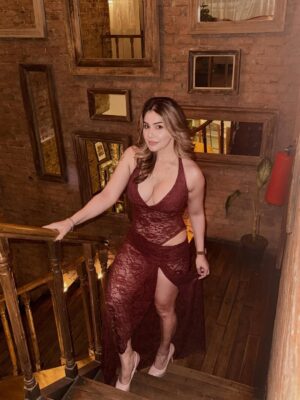 Kangna Sharma Instagram - Mene Kha sunte ho??Dekh rhe ho?? Red Alert 🚨