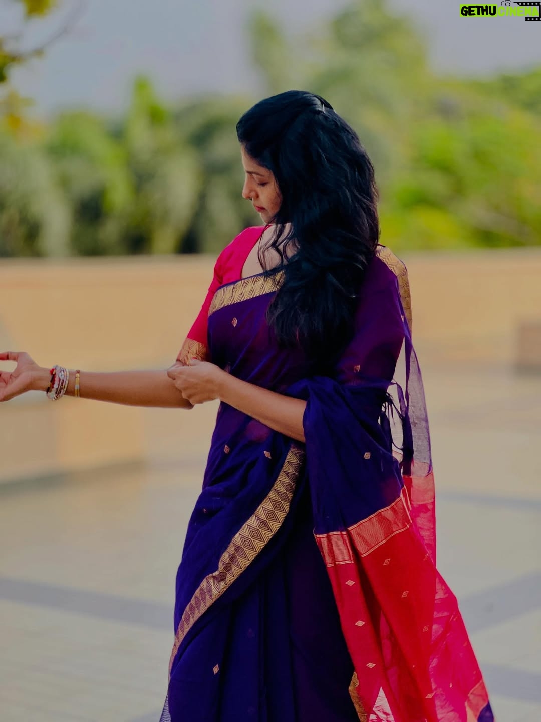 Kani Thiru - 48.6K Likes - இந்த புத்தாண்டு எல்லாருக்குமே ரொம்ப அழகா அமைய.. நீங்க நெனச்சதெல்லாம் உங்களை வந்தடைய..நிறைய மகிழ்ச்சிகள் உங்களுக்கு கிடைக்க வல்ல இறைவனை வேண்டிக்கொண்டு இந்த ஆண்டுக்குள் அடியெடுத்து வைக்கிறேன்..அனைவருக்கும் இனிய புத்தாண்டு வாழ்த்துகள்.. happy happy new year all my lovelies 🩷✨🪷