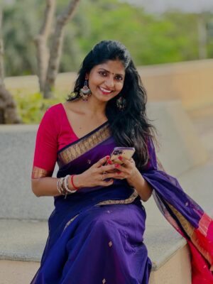 Kani Thiru Instagram - இந்த புத்தாண்டு எல்லாருக்குமே ரொம்ப அழகா அமைய.. நீங்க நெனச்சதெல்லாம் உங்களை வந்தடைய..நிறைய மகிழ்ச்சிகள் உங்களுக்கு கிடைக்க வல்ல இறைவனை வேண்டிக்கொண்டு இந்த ஆண்டுக்குள் அடியெடுத்து வைக்கிறேன்..அனைவருக்கும் இனிய புத்தாண்டு வாழ்த்துகள்.. happy happy new year all my lovelies 🩷✨🪷