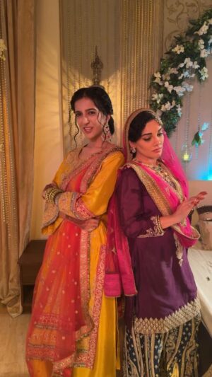 Kanika Maheshwari Instagram - Shubhchintak kon hote hai ? 
.
.
.
.
#bts #seherhonekohai