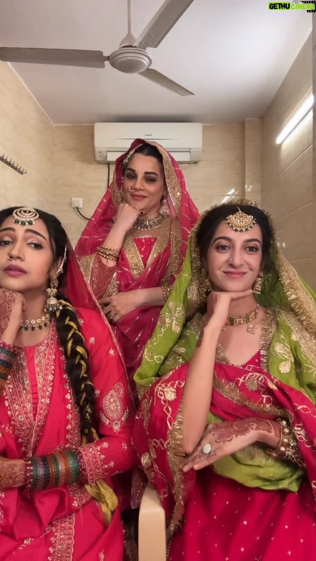 Kanika Maheshwari - 18.2K Likes - 🌸🌼🌺
.
.
.
.
.
.
.
#bts #seherhonekohai #serial #colorstv #instadaily