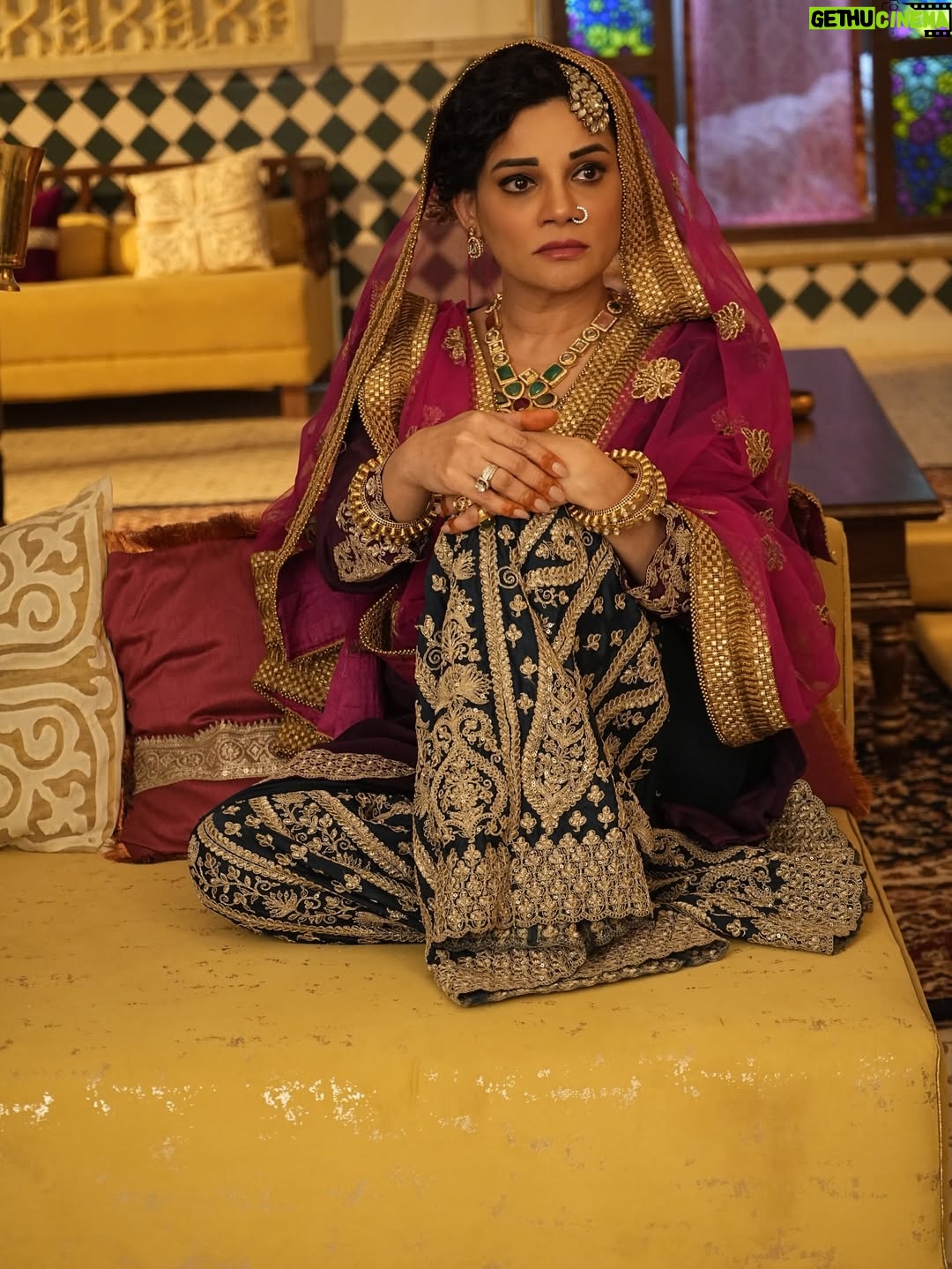 Kanika Maheshwari - 4.1K Likes - I put my heart and my soul into my work , and have lost mind in the process❤️ #husnaaara #seherhonekohai #colors #indianwear