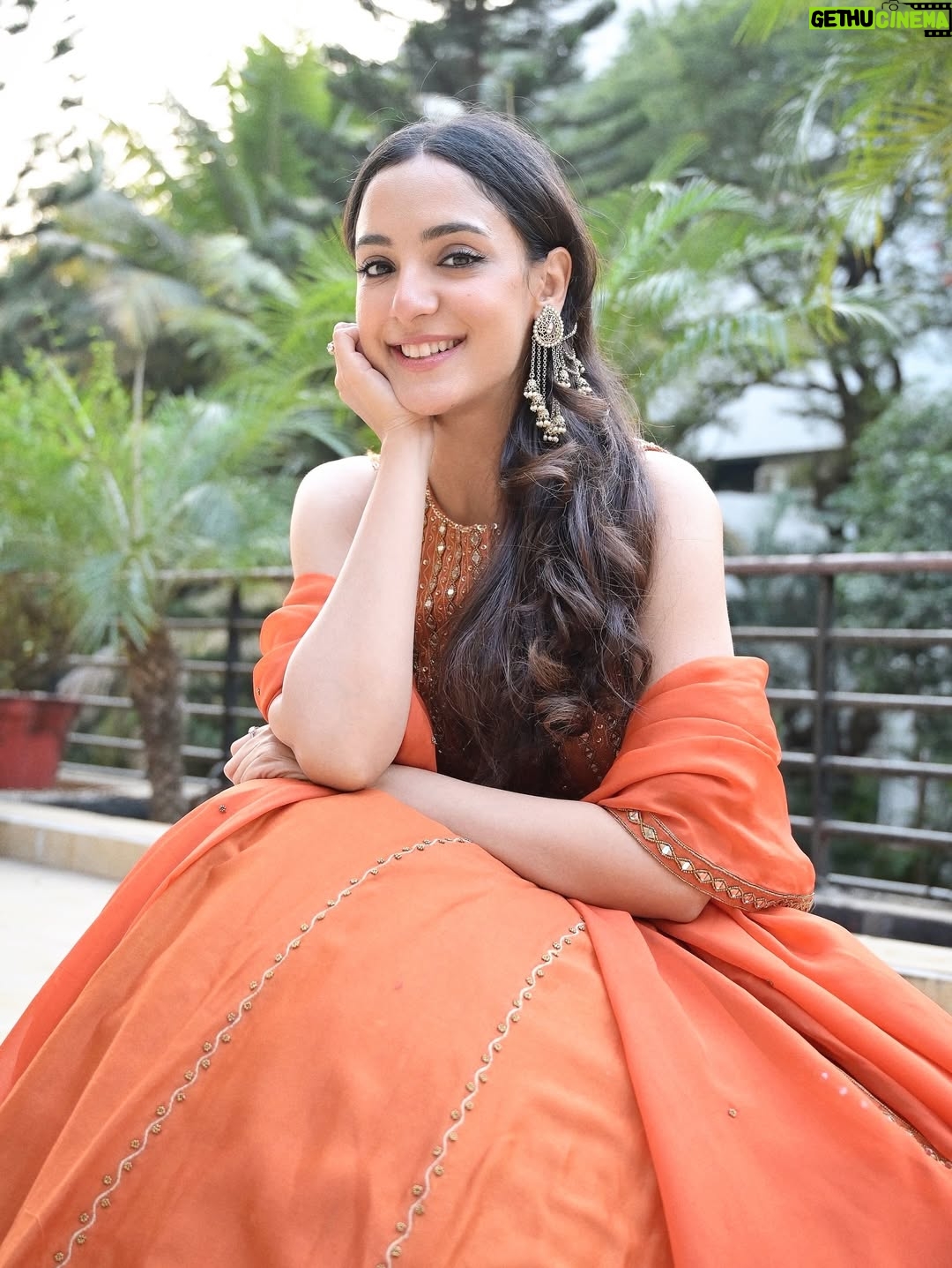 Kanikka Kapur - 76.1K Likes - Lohri di agg tuhade saare dukh saarh deve 🪵🔥

#lohri2026 

Outfit - @labelmehu 
Styling - @meenalrshah 
Photography - @ronakdave_