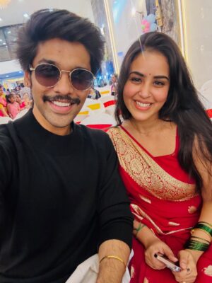Kanmani Manoharan Instagram - Mr. & Mrs. Aswath 😎

@kanmani_manoharan @aswathinkanmani 

#NewLook #AswathChandrasekar #kanmanimanoharan✨ #AswathinKanmani #coupleselfie