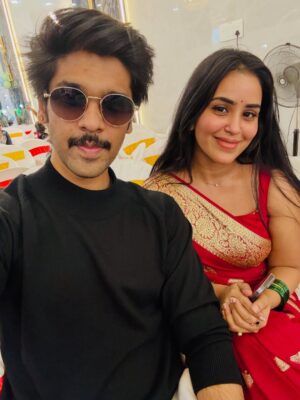 Kanmani Manoharan Instagram - Mr. & Mrs. Aswath 😎

@kanmani_manoharan @aswathinkanmani 

#NewLook #AswathChandrasekar #kanmanimanoharan✨ #AswathinKanmani #coupleselfie
