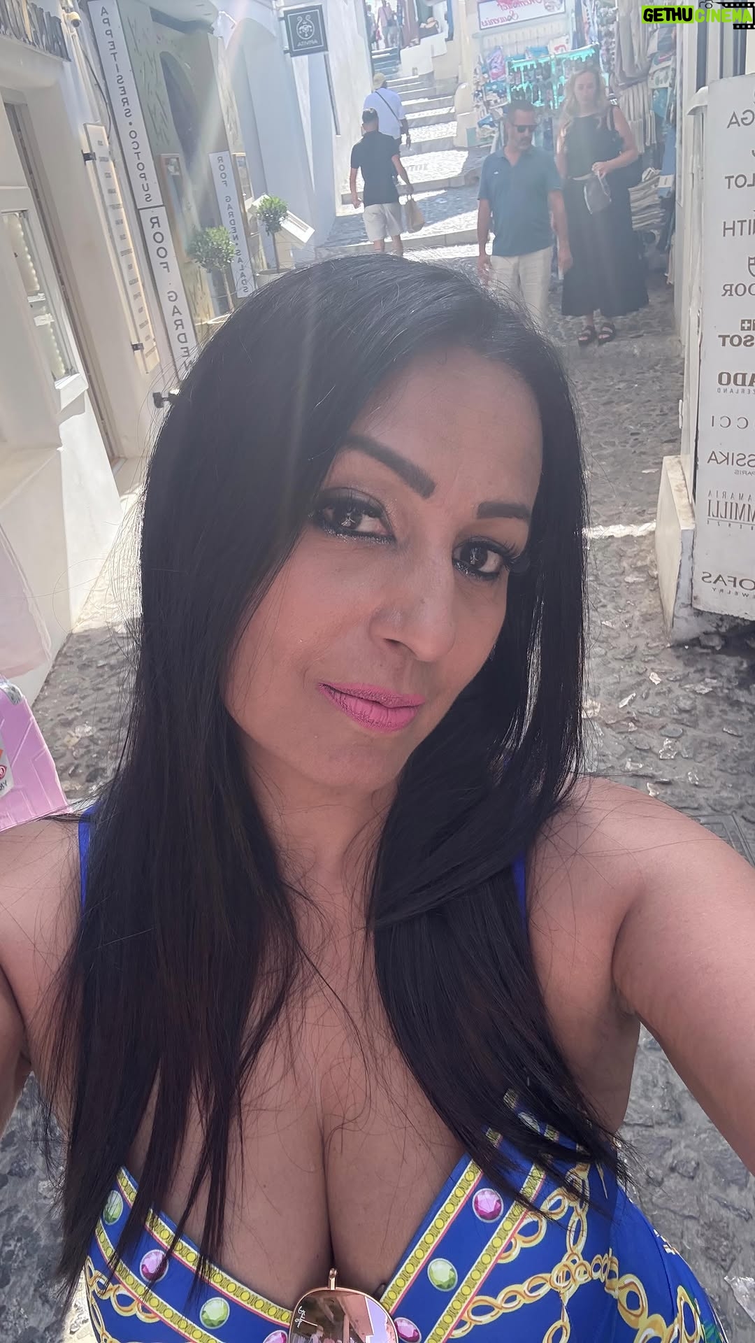 Kashmera Shah - 77.9K Likes - Just living my best life #kashmerashah #krushna #rayaan #krishaang #laughterchefs @krushna30