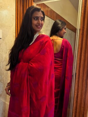 Kasthuri Shankar Instagram - Mirror mirror on the wall .....

Photos :  @manick.vijayaragavan