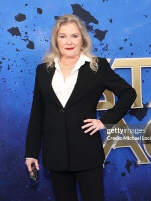 Kate Mulgrew Instagram - This past Tuesday, we gathered at the @amnh to celebrate the newest @startrek series, Starfleet Academy. My wonderful friend @robert_picardo is back, and I couldn't be more pleased for him and the rest of the cast. A fantastic premiere, with Holly Hunter in the big chair. 🫡 This cast is one to watch, they are a force.💫
Starfleet Academy debuts on January 15 on @paramountplus 🖖🏻 @nerdoutparamount
❤️🍀
📸Last pic by: Kristina Bumphrey