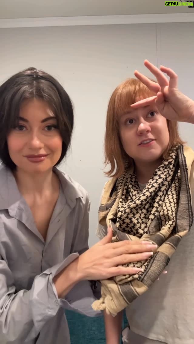 Katherine Levac - 9K Likes - Des looks légers et naturels pour nous oui. 
Bonne année à tous 🤍