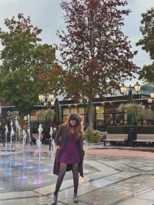 Keerthi Pandian Instagram - எல்லாம் பூவைக்காக தான்
பாடும் பாவைக்காக தான் 💃🏽 

#Netherlands #Fall