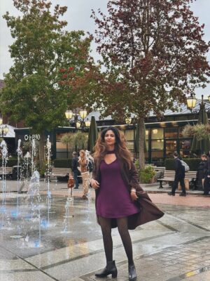 Keerthi Pandian Instagram - எல்லாம் பூவைக்காக தான்
பாடும் பாவைக்காக தான் 💃🏽 

#Netherlands #Fall