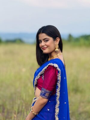Ketaki Kulkarni Instagram - Pardesiya starts playing in my mind the moment I wear this outfit 🥰✨🌾

[south indian, half saree, saree, south indian actress, bollywood, filmy, traditional, throwback, 2016, actress]

#instagram #ketakikulkarni #southindian #southmovie #saree