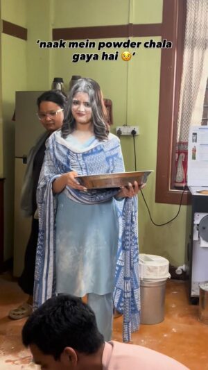 Ketaki Kulkarni Instagram - BTS from yesterdays episode! 🤣
keep watching kamali on zee marathi guyss!! 

[ bts, behind the scenes, scenes, actors, actress, behind the camera, actors life, acting, casting, marathi serial, marathi, tv show, movies, marathi reels]
#bts #laxminiwas #kamali #ketakikulkarni #zeemarathi