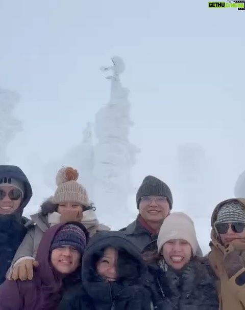 Khemupsorn Sirisukha - 12.4K Likes - ZAO – snow monsters
วิวระดับโลก
อุณหภูมิระดับนิ้วหาย 🥶❄️🤣

หนาวจนปวดนิ้ว
และแล้วนิ้วมือนิ้วเท้า
ก็ได้หายไปจากระบบ
ไม่ใช่ของเราอีกต่อไป 😌🧘🏻‍♀️😆🤣🥶❄️🧤