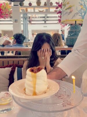 Kim Sharma Instagram - #46👯👯🦾🧖🏻‍♀️💆🏻‍♀️🐭💅🏻🥚🎁🍳🐭🍱🍸🌈🍰 #iykyk🫵🏻