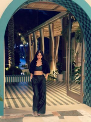 Kim Sharma Instagram - #46👯👯🦾🧖🏻‍♀️💆🏻‍♀️🐭💅🏻🥚🎁🍳🐭🍱🍸🌈🍰 #iykyk🫵🏻