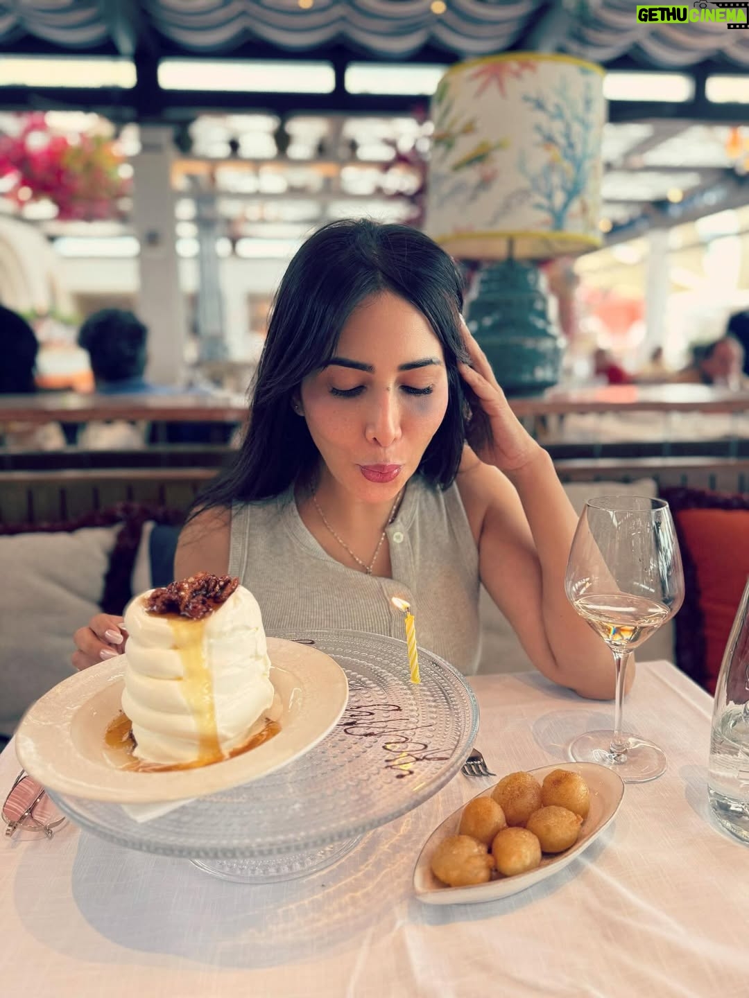 Kim Sharma - 6.8K Likes - #46👯👯🦾🧖🏻‍♀️💆🏻‍♀️🐭💅🏻🥚🎁🍳🐭🍱🍸🌈🍰 #iykyk🫵🏻