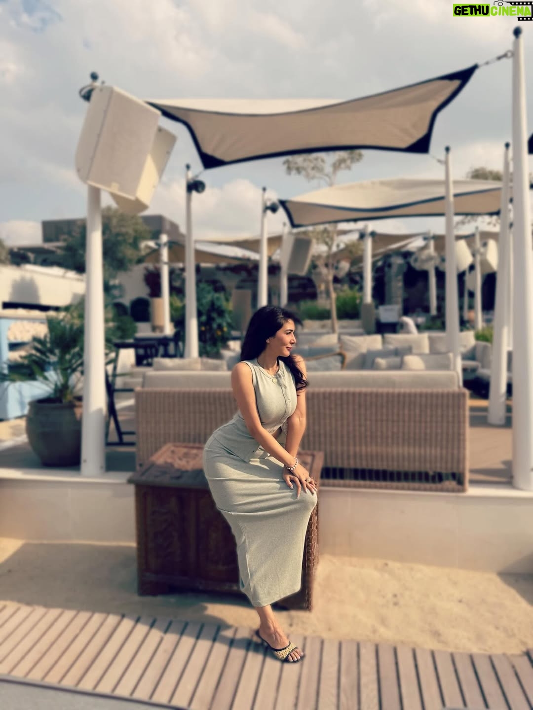 Kim Sharma - 6.8K Likes - #46👯👯🦾🧖🏻‍♀️💆🏻‍♀️🐭💅🏻🥚🎁🍳🐭🍱🍸🌈🍰 #iykyk🫵🏻