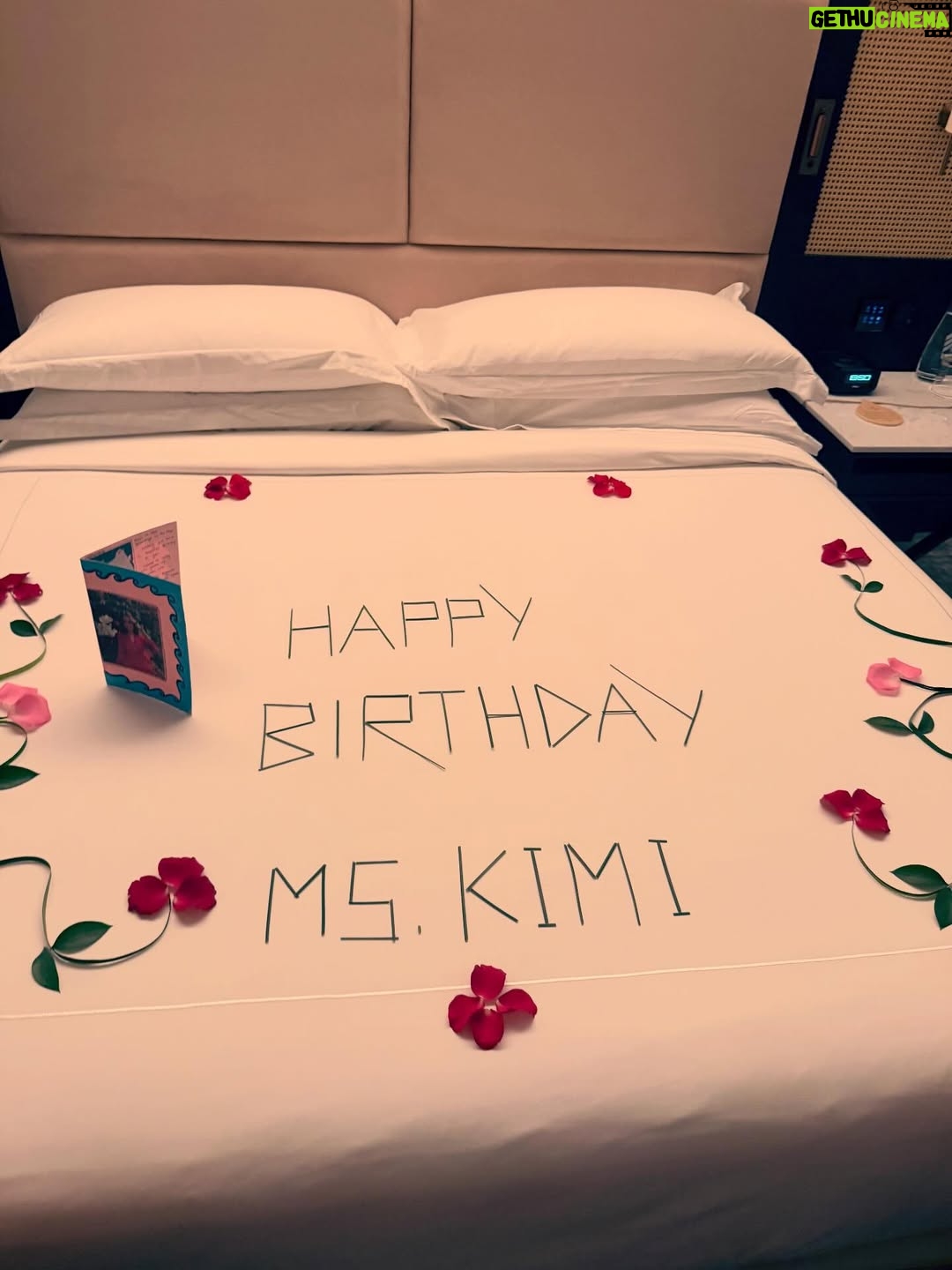 Kim Sharma - 6.8K Likes - #46👯👯🦾🧖🏻‍♀️💆🏻‍♀️🐭💅🏻🥚🎁🍳🐭🍱🍸🌈🍰 #iykyk🫵🏻