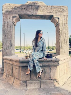 Kim Sharma Instagram - #46👯👯🦾🧖🏻‍♀️💆🏻‍♀️🐭💅🏻🥚🎁🍳🐭🍱🍸🌈🍰 #iykyk🫵🏻