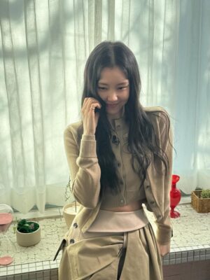 Kim Ye-won Instagram - 보구싶을 거예요 정말루🫶🏻

여러분의 사랑으로
만개했던 환승연애4 🌼
시즌4를 회상하며 5와의 재회를 기대해주세요 :)

(근데 아직 특별의 22회가 남았답니다 오예 :p🤍)

#환승연애4 #환승연애온더캔버스🎨
@tving.official ⏳⌛️❤️‍🔥