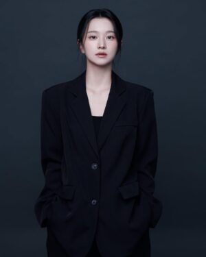 Kim Yi-kyeong Instagram - NEW
